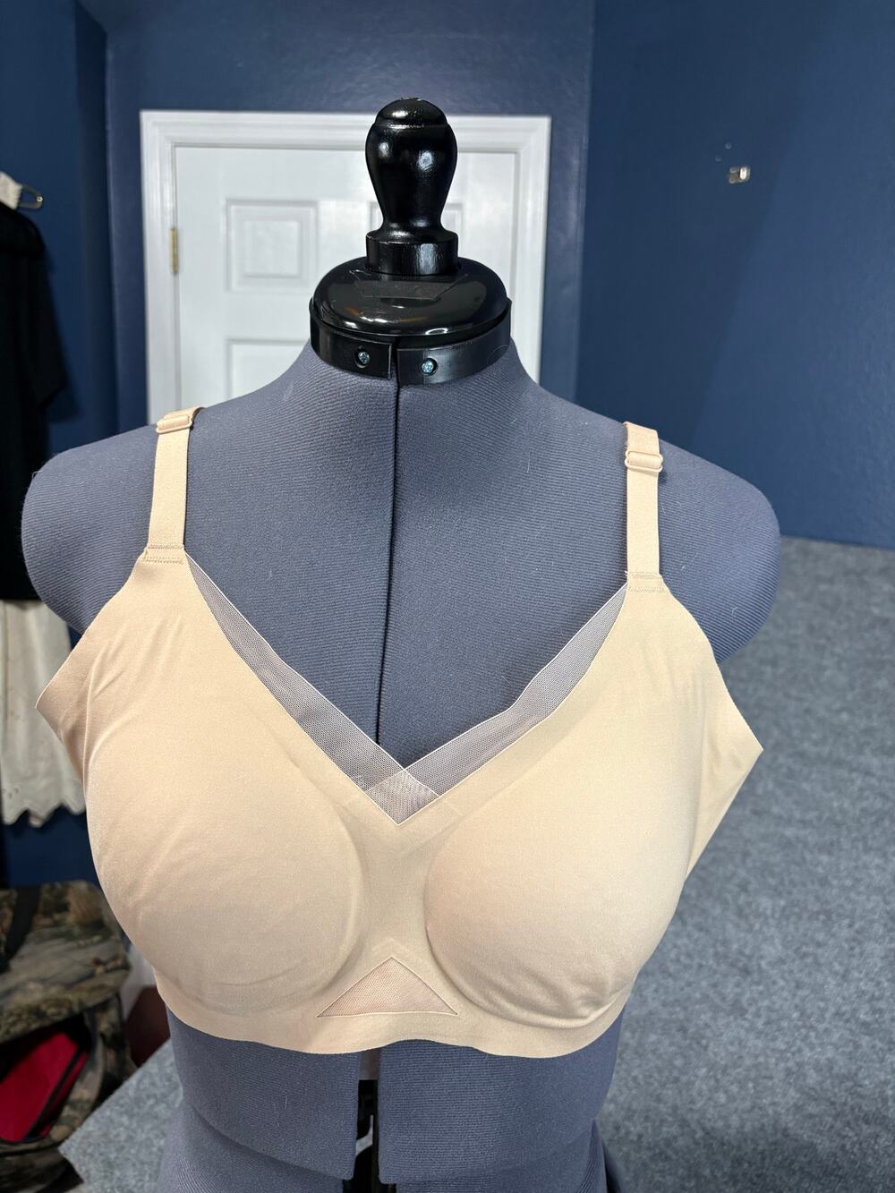 Honeylove Wireless Bra XL Beige Nude Smoothing Support Shapewear NWOT